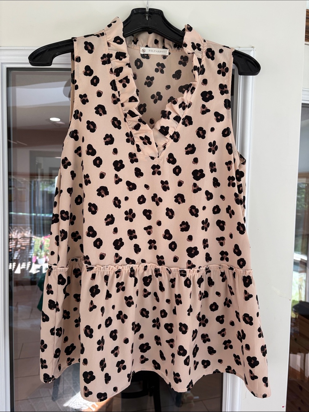 Sleeveless Ruffle V-Neck peplum Blouse in Light Pink Leopard Print
